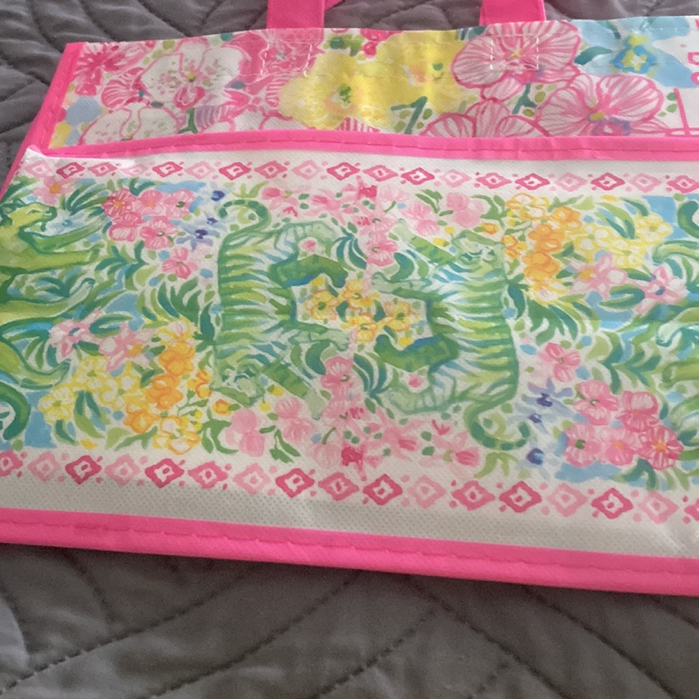 NWOTLilly Pulitzer bag.. - Picture 4 of 10